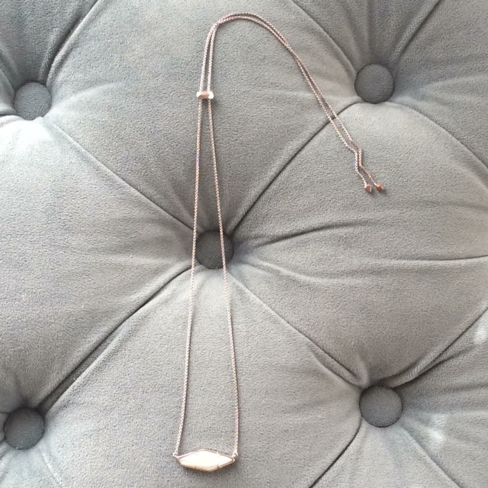 Kendra Scott Beth Necklace Iridescent White Agate - Picture 2 of 4